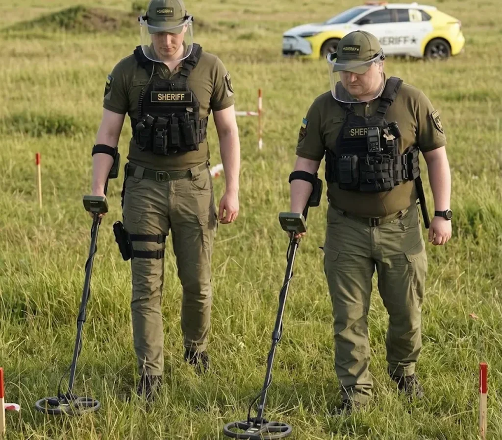 Фото: Гуманітарне розмінування полів саперами SHERIFF